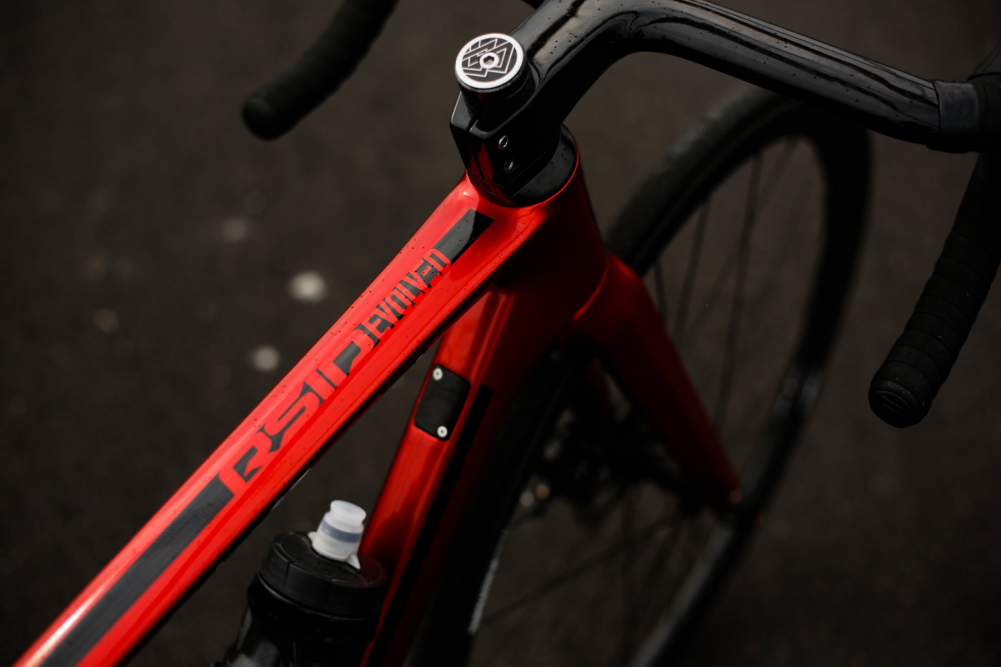 Sturdy Cyclesから、3Dプリントされたコンポを備えたFiadhチタン